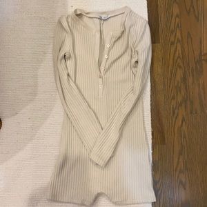 Zara long sleeves romper medium